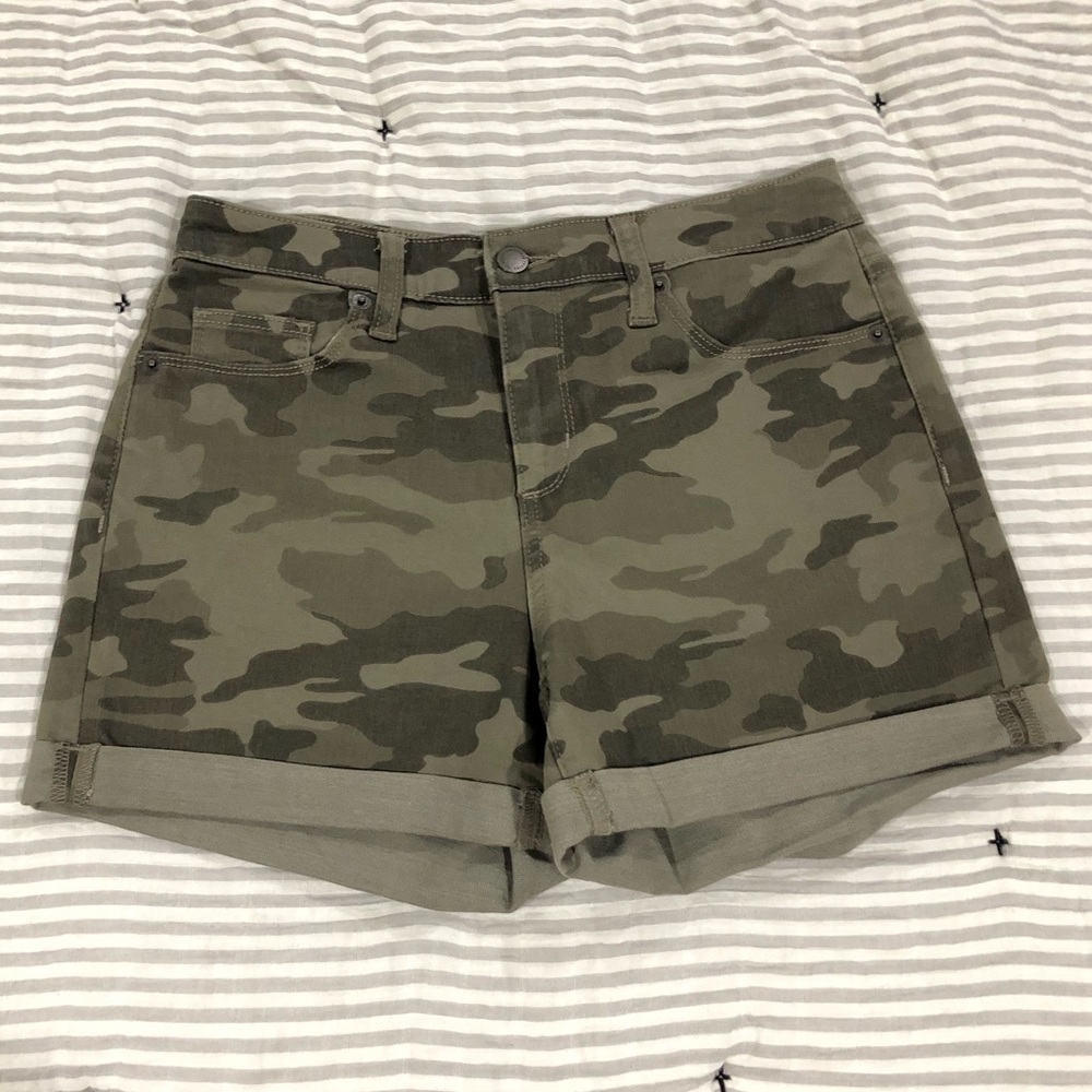 NWOT Camo Shorts
